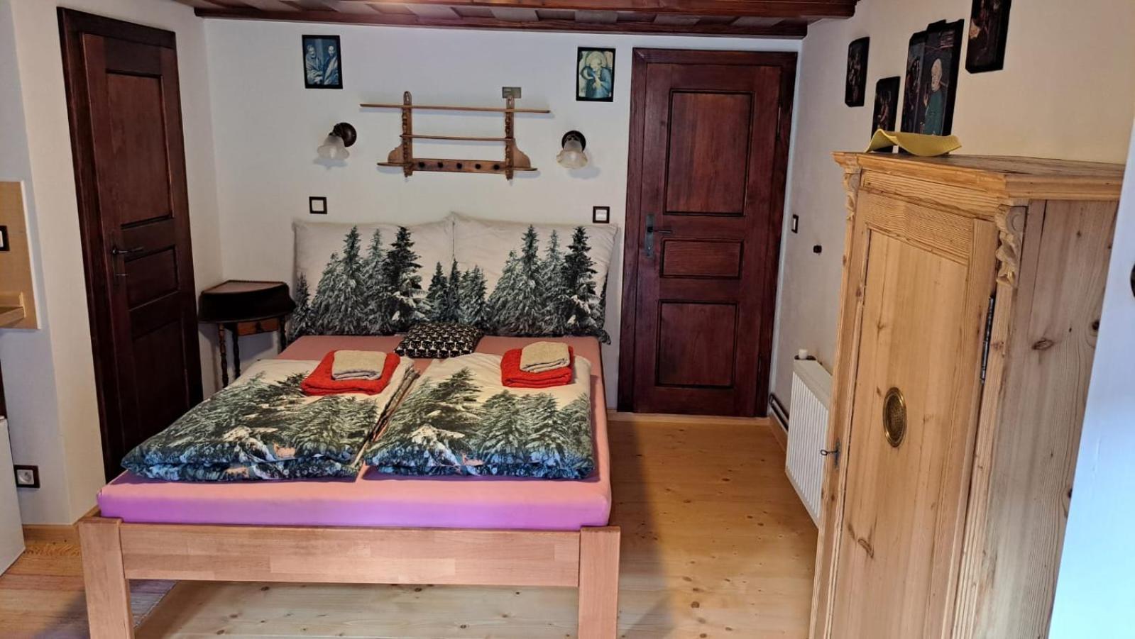 Penzion Pod Zeleznym Vrchem Chribska Exterior photo